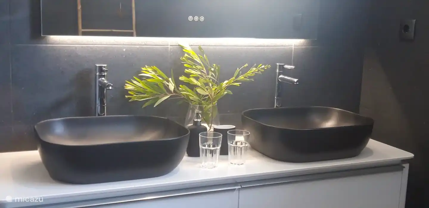 Badezimmer 3: elegant und geräumig