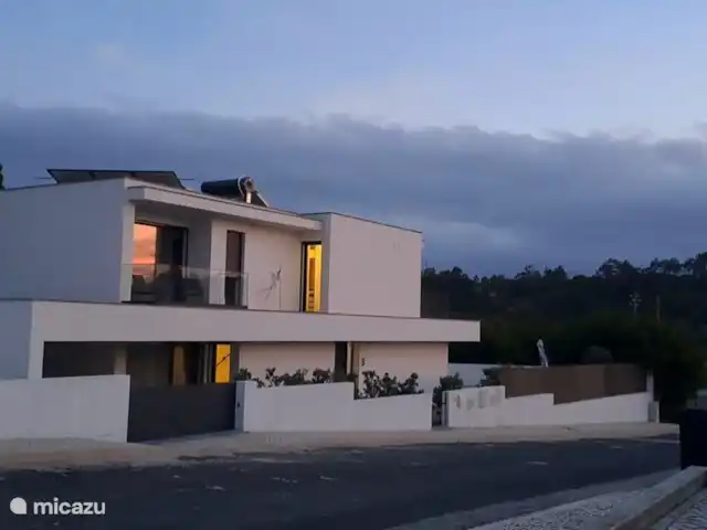 Villa Vale da Ponte en Portugal, Costa de Prata, Foz do Arelho - villa cuando cae la noche