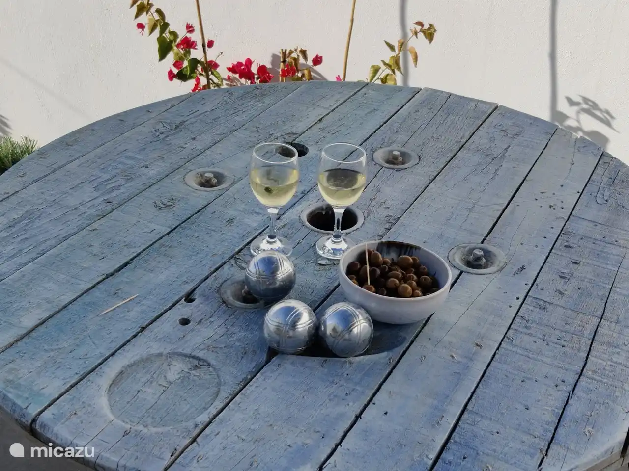 ein Glas an unserem Pinteliers-Tisch