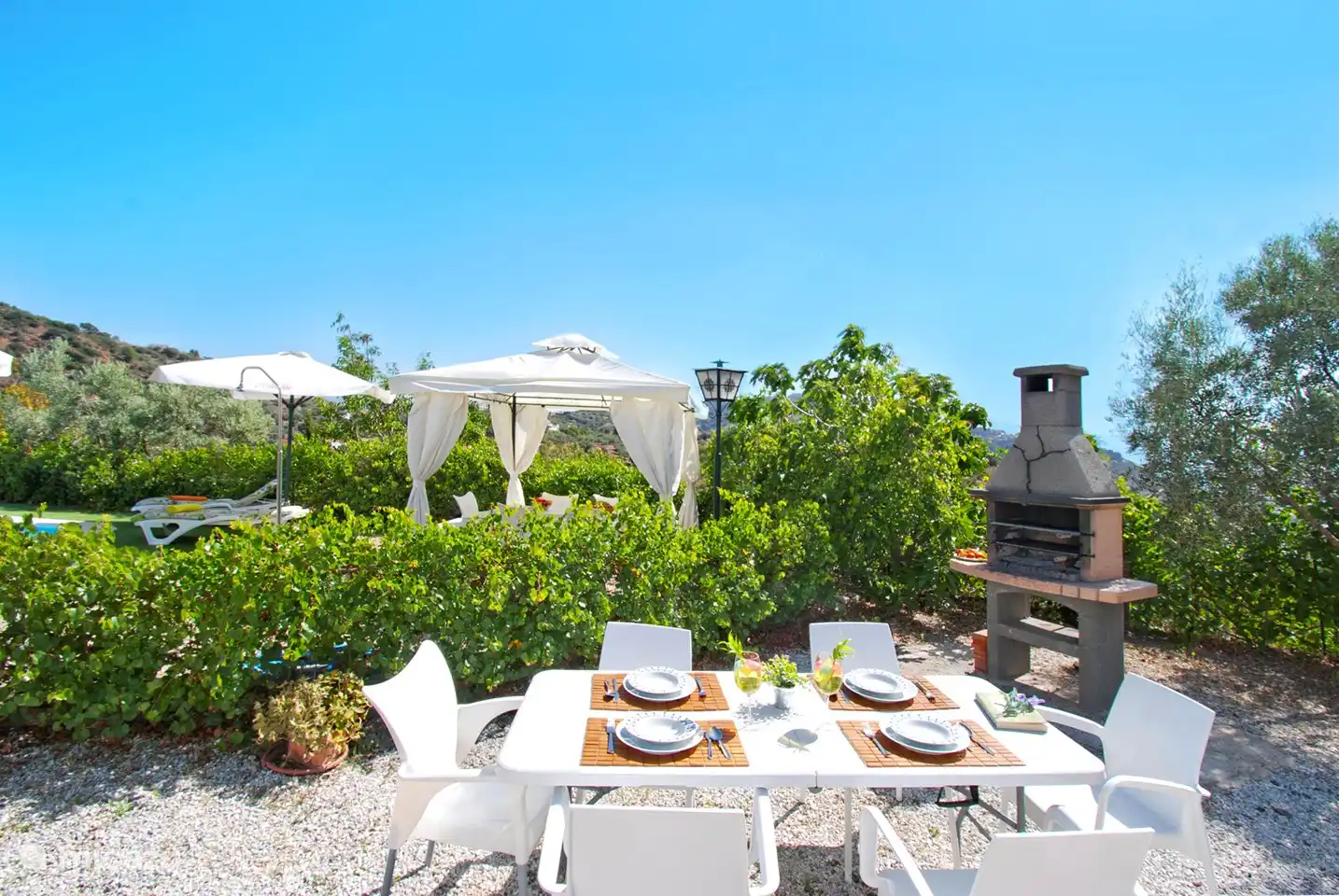 Geniet van een smakelijke barbecue. Wie is de kok vandaag?