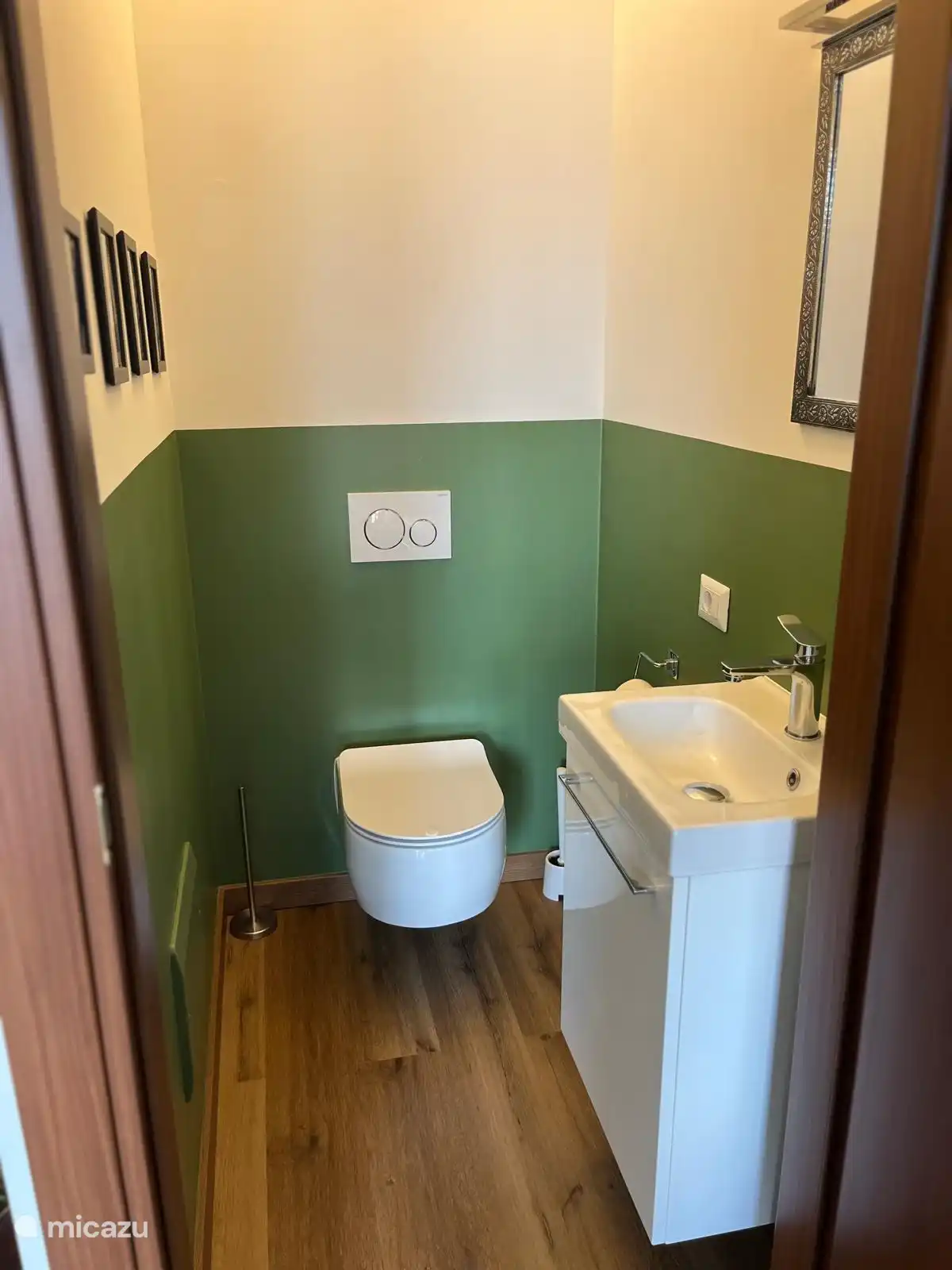 El aseo de la planta baja.