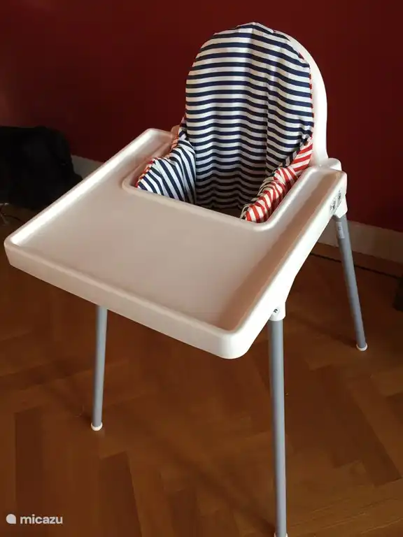 Una trona también está disponible bajo petición.