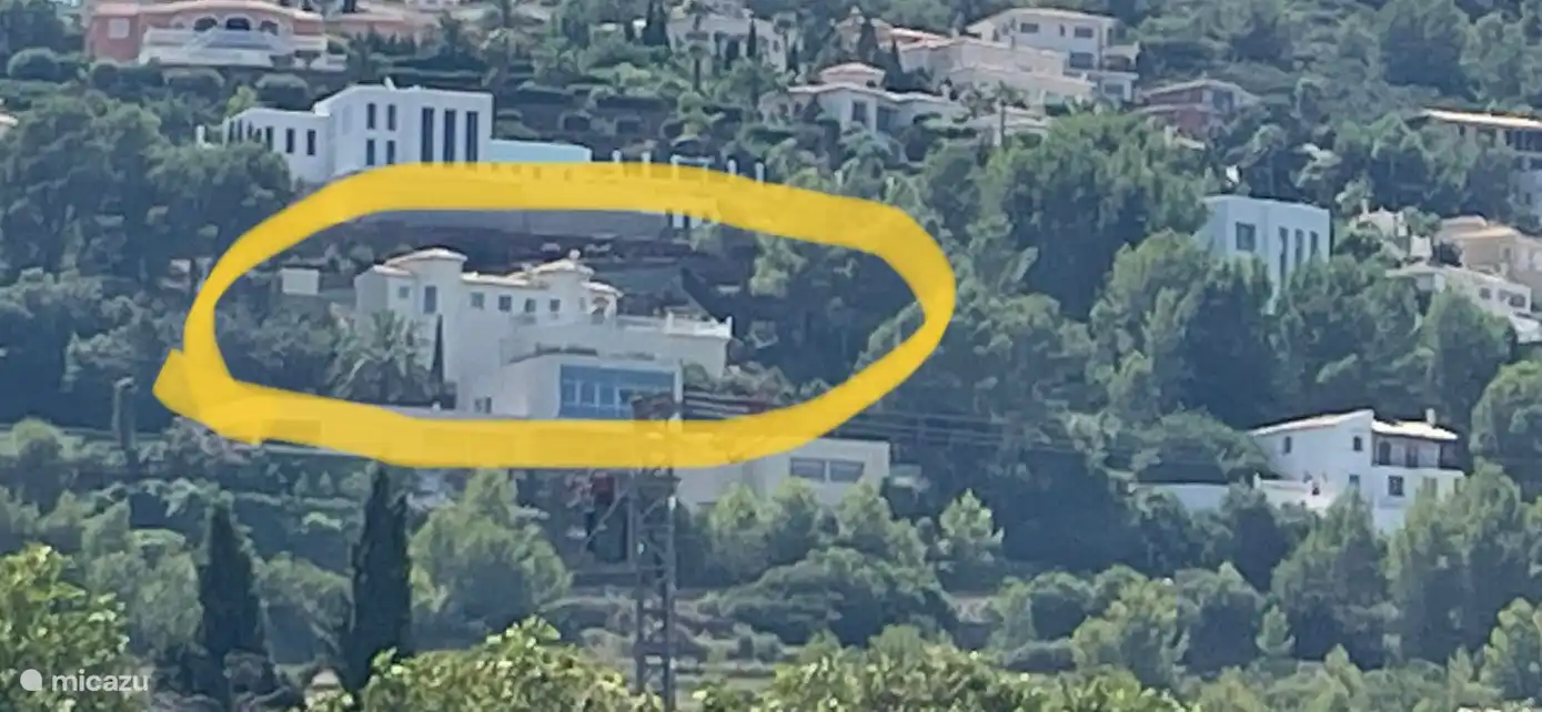 La Casa Vista Bonita dans le cercle, comme indiqué sur la photo, n'a pas de voisins directs des deux côtés, donc certainement de l'intimité.