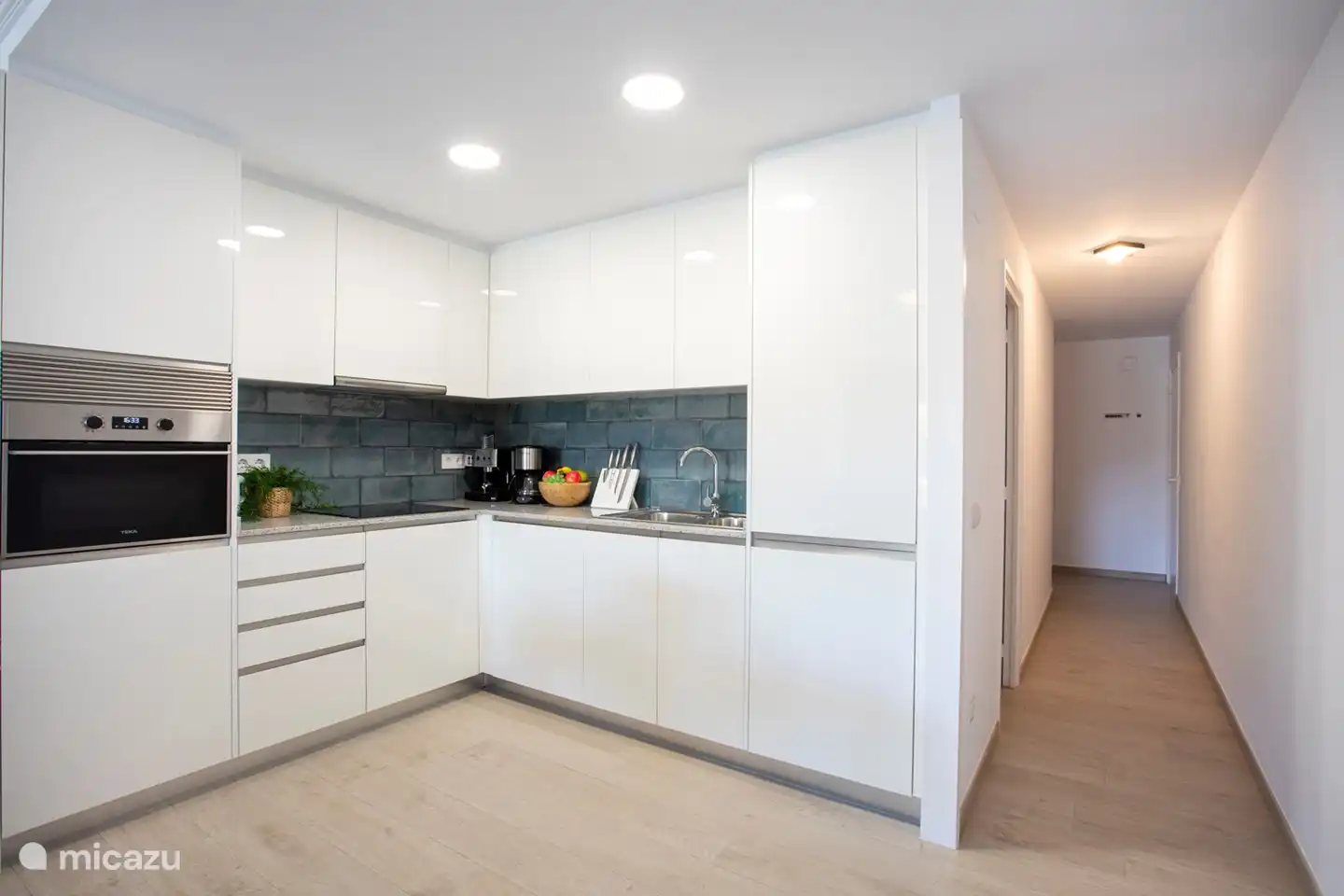 Kitchen, with dishwasher (completely renovated)