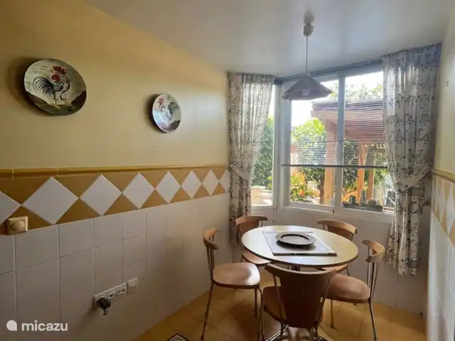 Casa Riu Verd | Espagne, Costa Blanca, Alfáz del Pi - maison mitoyenne Costa Blanca - Alfaz del pi - Casa Riu Verd - Dans la cuisine, vous trouverez tout l'équipement et le mobilier nécessaires pour préparer un bon repas pour un groupe de 6 personnes. Laver? Le lave-vaisselle fait ça. Vous pouvez boire une tasse de café dans la cafetière à votre guise.