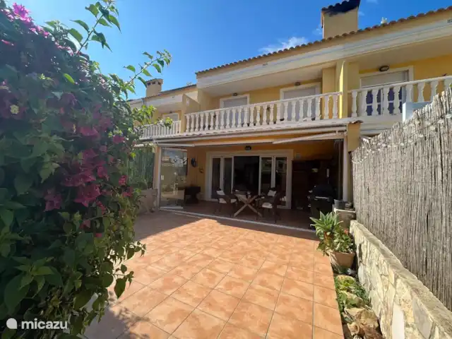 Casa Riu Verd | Espagne, Costa Blanca, Alfáz del Pi - maison mitoyenne Costa Blanca - Alfaz del Pi - Casa Riu Verd - Sentez-vous les bienvenus dans notre casa espagnole avec 3 chambres, grand jardin, balcon et piscine commune.