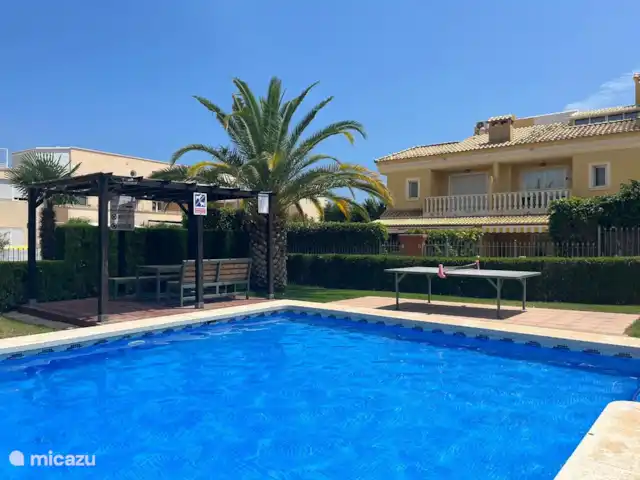 Casa Riu Verd | Espagne, Costa Blanca, Alfáz del Pi - maison mitoyenne Costa Blanca - Alfaz del Pi - Casa Riu Verd - Sentez-vous les bienvenus dans notre casa espagnole avec 3 chambres, grand jardin, balcon et piscine commune.