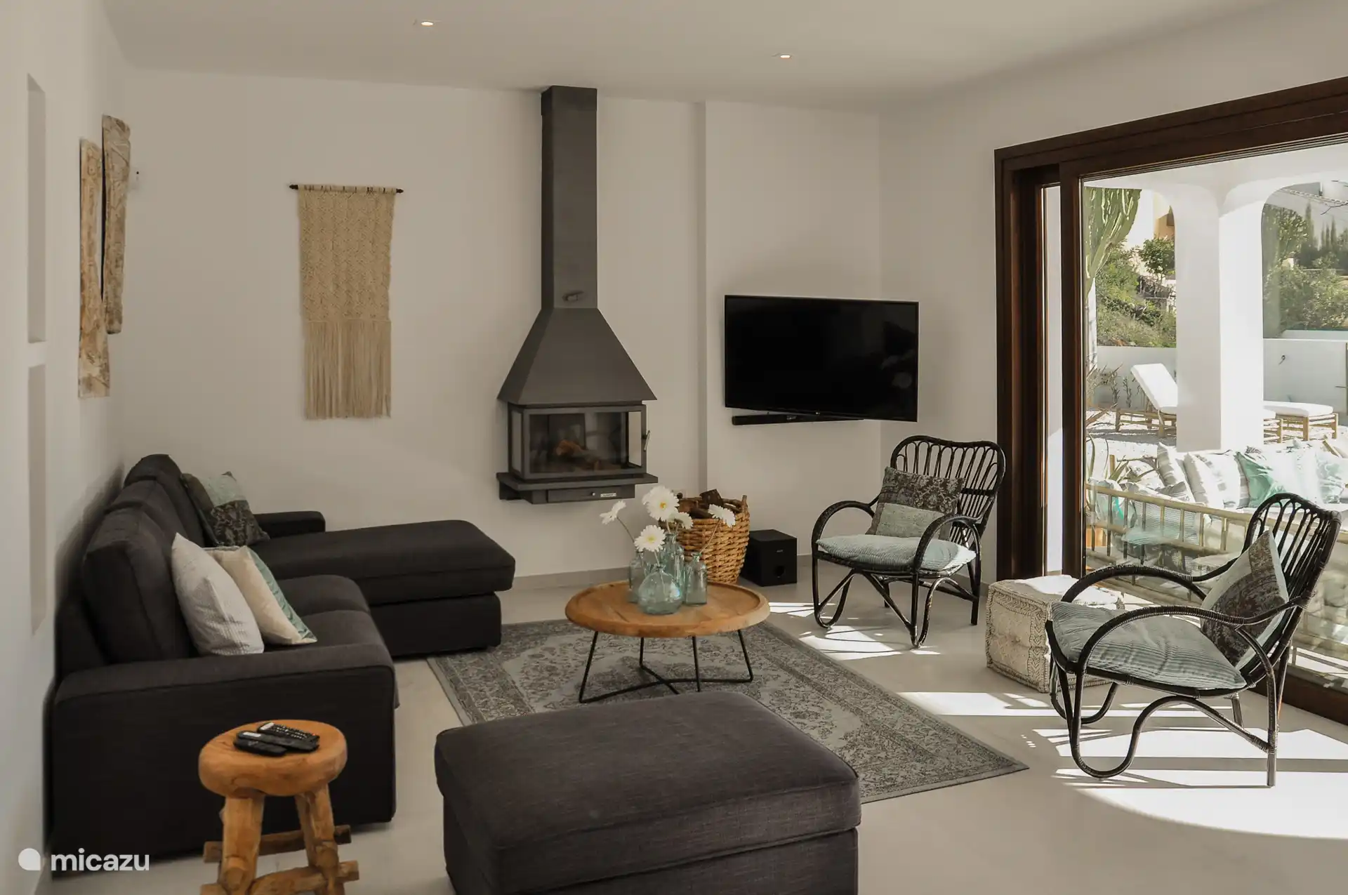 Living room with fireplace