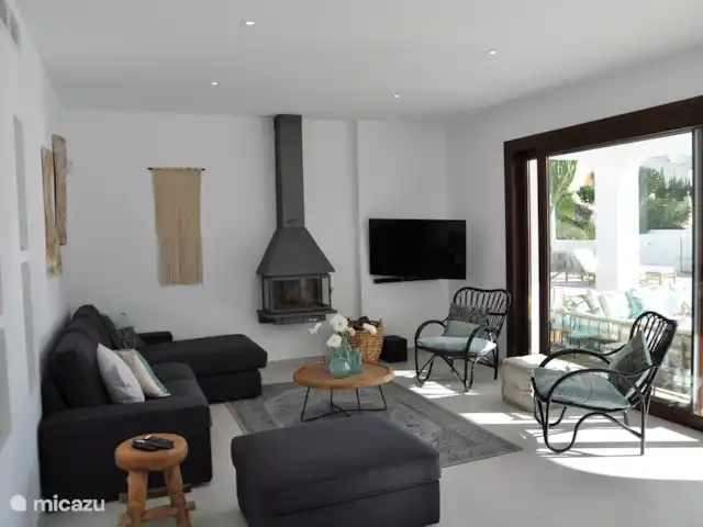 Villa Azuro en España, Costa Blanca, Benissa - villa salón con chimenea