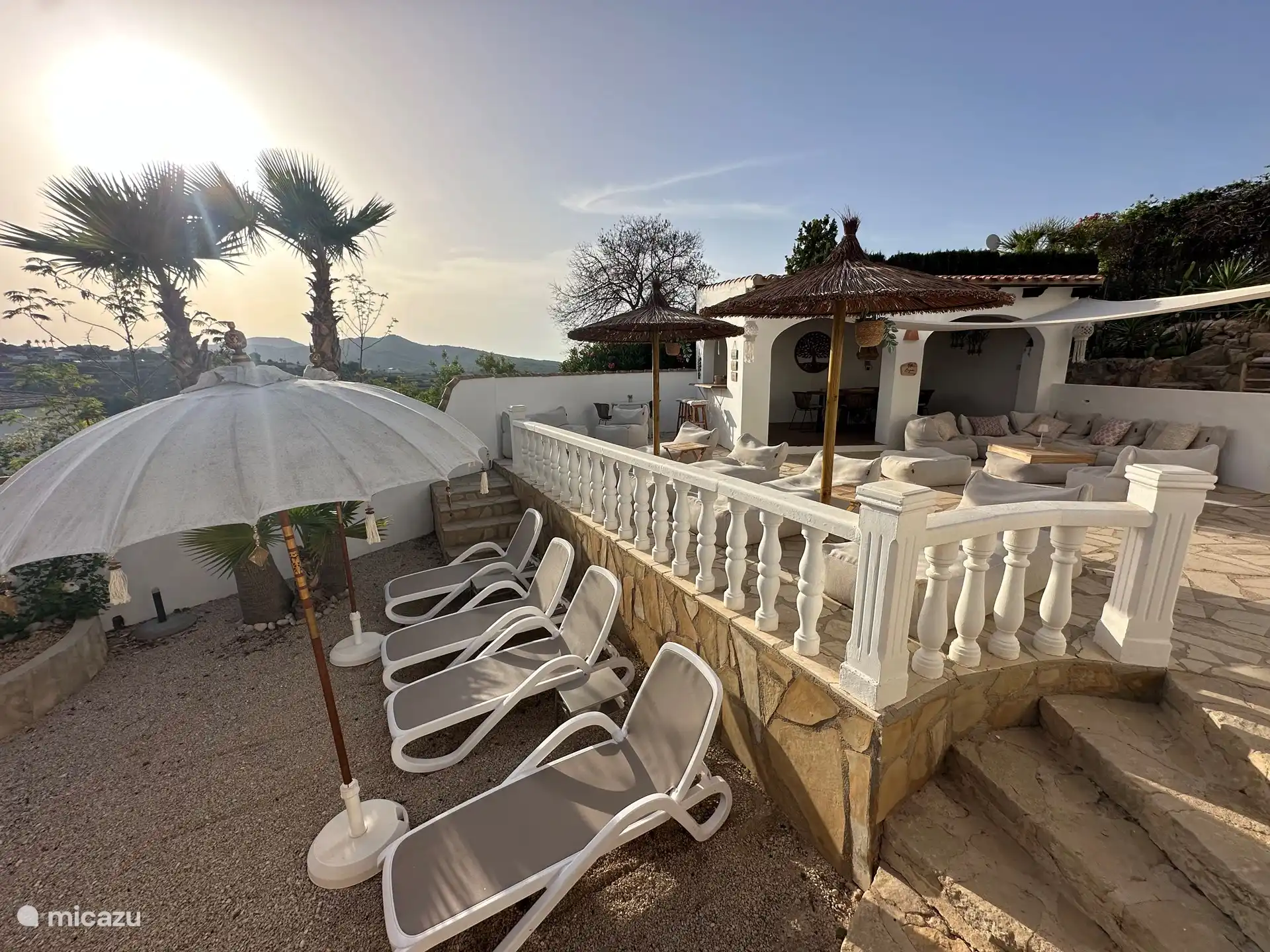 8 Liegemöglichkeiten und zahlreiche Sitzsäcke machen es für jeden bequem.