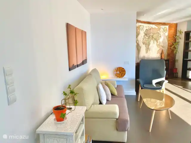 Modern uit elkaar prachtig 180º uitzicht op zee huren in Spanje, Costa del Sol, Nerja - appartement bank in de woonkamer