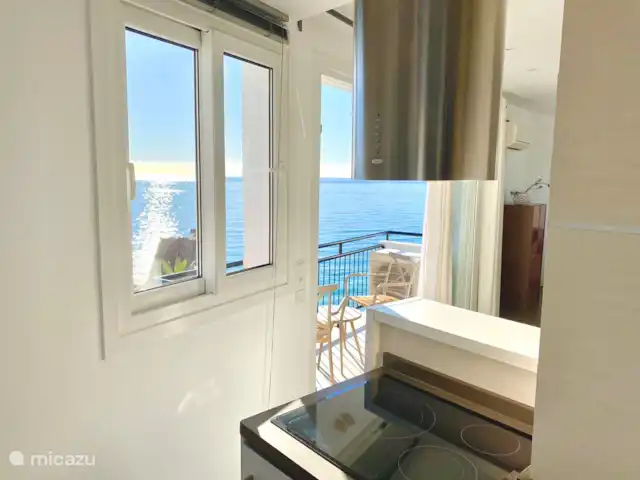 Modern uit elkaar prachtig 180º uitzicht op zee huren in Spanje, Costa del Sol, Nerja - appartement koken en genieten van uitzicht op zee