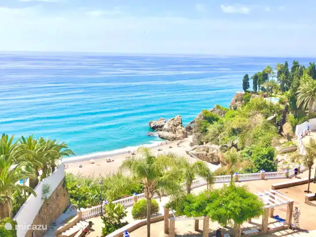 Modern uit elkaar prachtig 180º uitzicht op zee huren in Spanje, Costa del Sol, Nerja - appartement Uitzicht vanaf het terras zomertijd