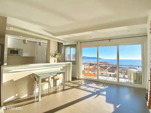 Modern uit elkaar prachtig 180º uitzicht op zee huren in Spanje, Costa del Sol, Nerja - appartement uitzicht vanaf de bank