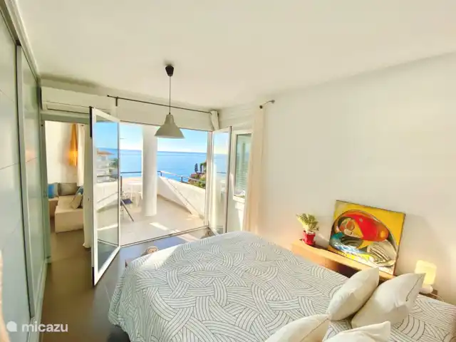 Modern uit elkaar prachtig 180º uitzicht op zee huren in Spanje, Costa del Sol, Nerja - appartement hoofdslaapkamer