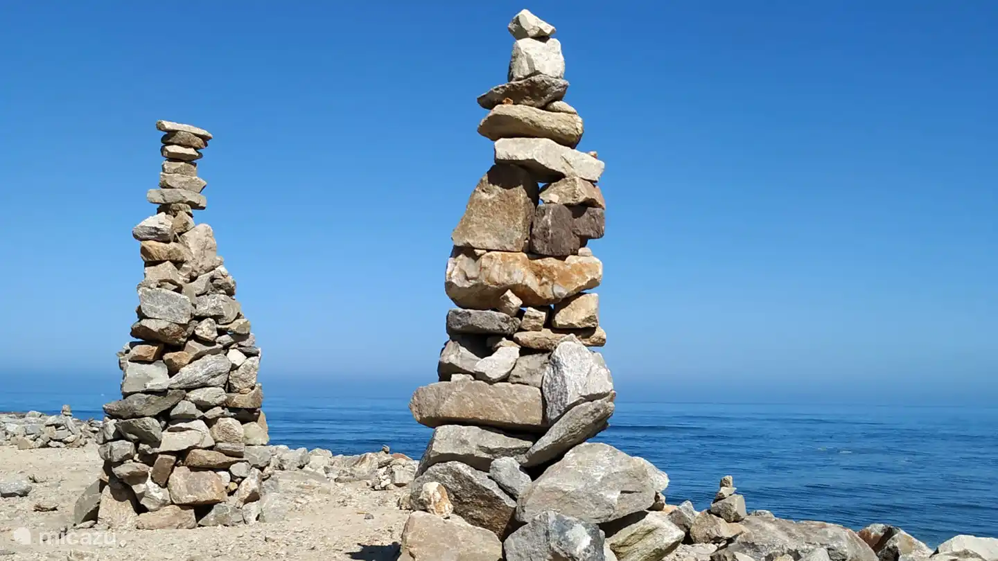 Das Aufhäufen von Steinen und das Schaffen von Kunstwerken ist ein lokaler Sport.