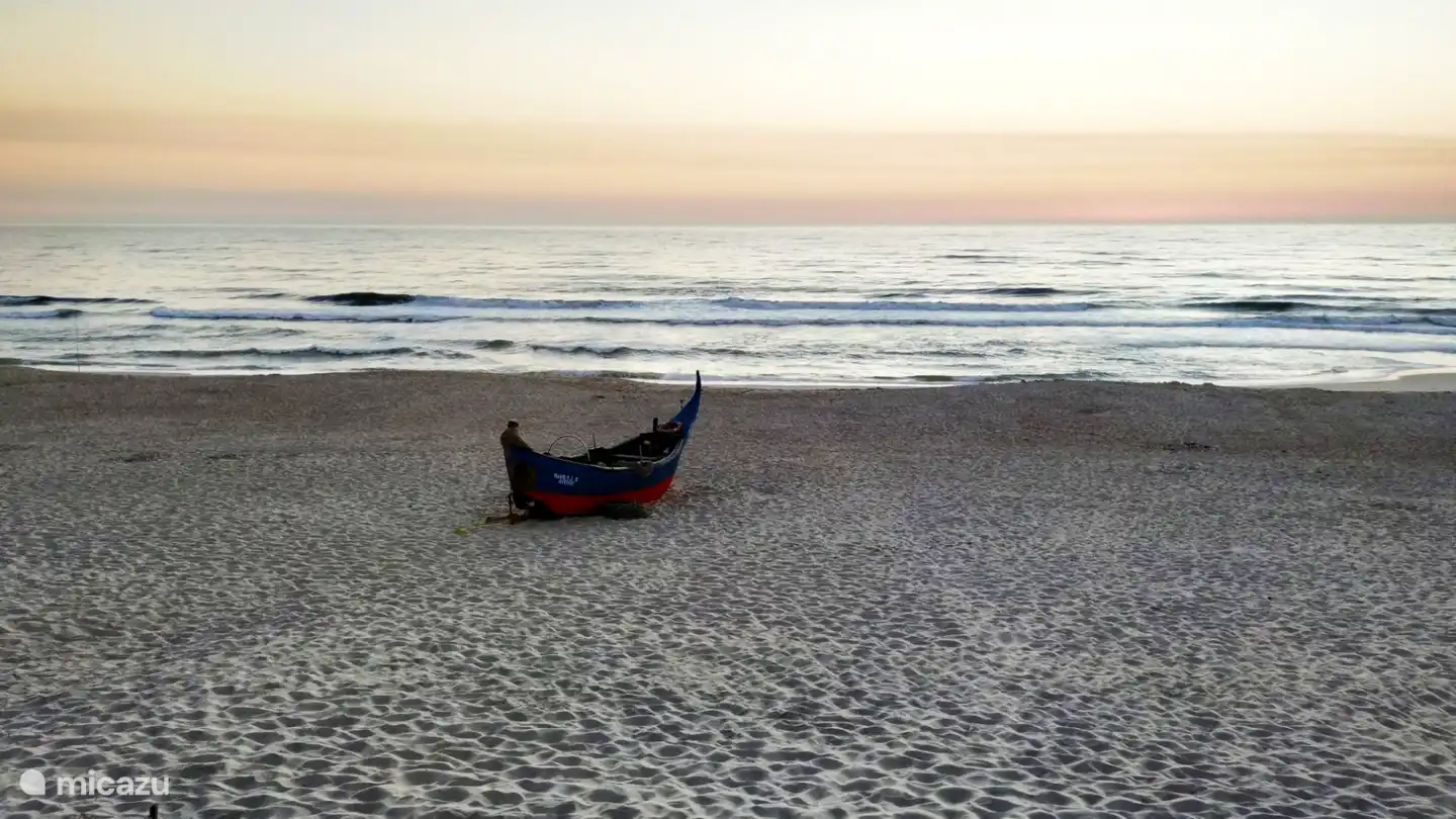 Mit etwas Glück können Sie am nördlichen Teil des Strandes die Fischer beim Aussegeln beobachten.