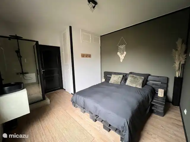 Villa Mathonière | France, Allier, Louroux-Bourbonnais - maison de vacances Chambre du bas avec salle de bain privée