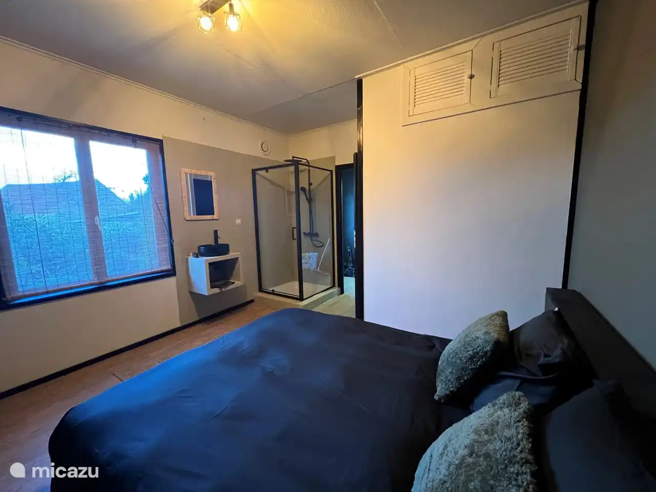 Chambre du bas avec salle de bain privée