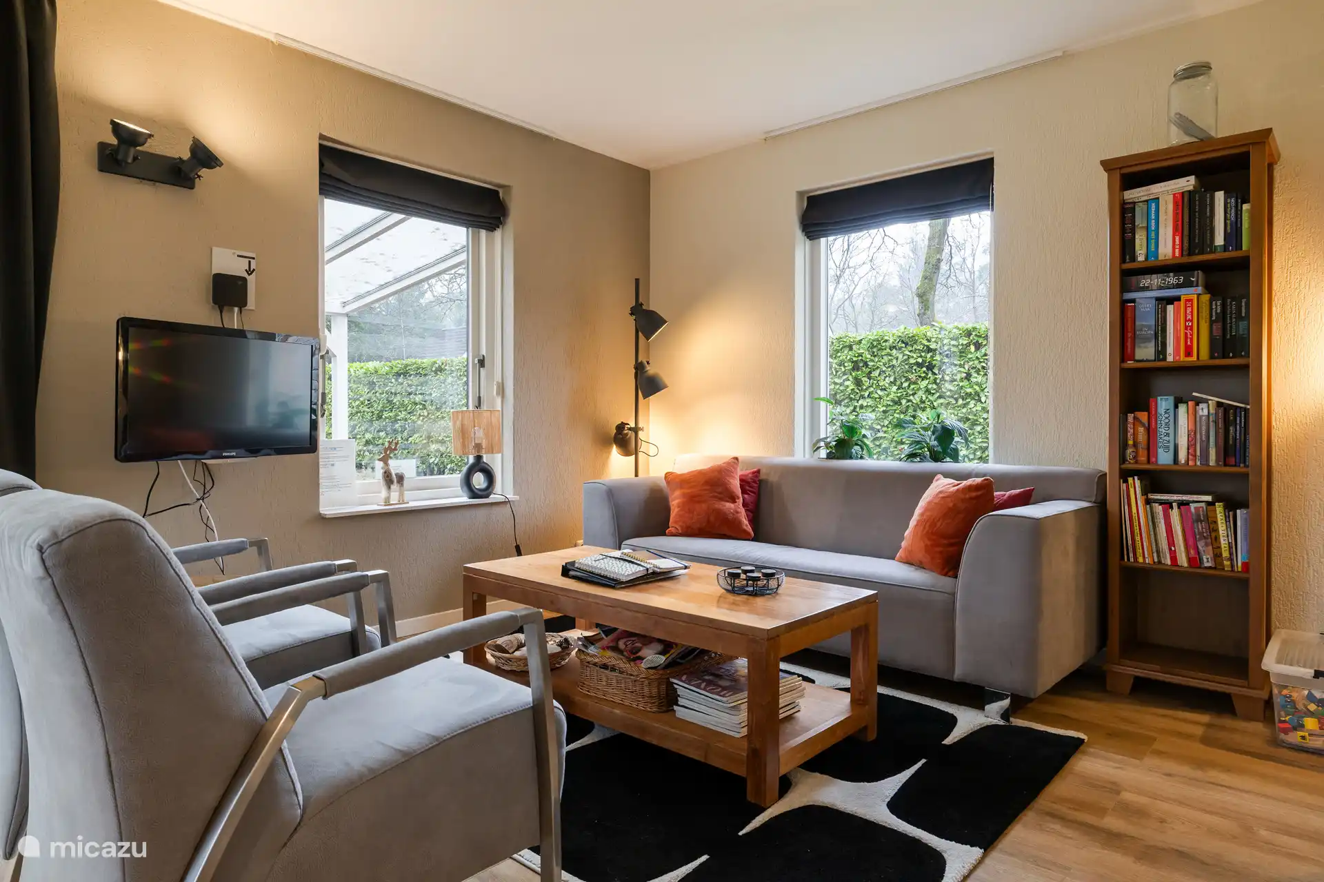 L’espace salon offre beaucoup de lecture et un bon canapé avec 
Fauteuils club confortables.