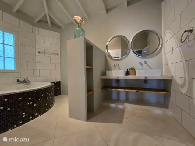 villa en Curazao, Banda Arriba (este), Brakkeput Abou – La villa con vistas al puerto MB Cuarto de baño