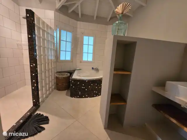 villa en Curazao, Banda Arriba (este), Brakkeput Abou – La villa con vistas al puerto MB Cuarto de baño