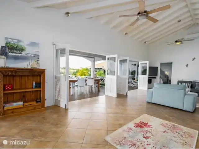 villa en Curazao, Banda Arriba (este), Brakkeput Abou – La villa con vistas al puerto Sala de estar