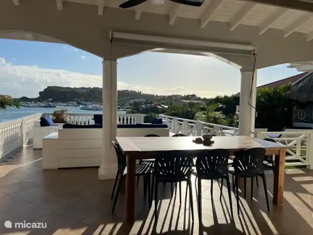 villa en Curazao, Banda Arriba (este), Brakkeput Abou – La villa con vistas al puerto Mesa de comedor al aire libre