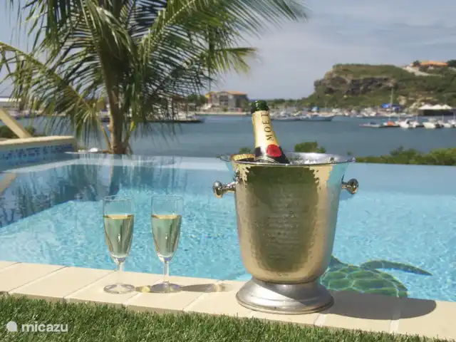 villa en Curazao, Banda Arriba (este), Brakkeput Abou – La villa con vistas al puerto Piscina