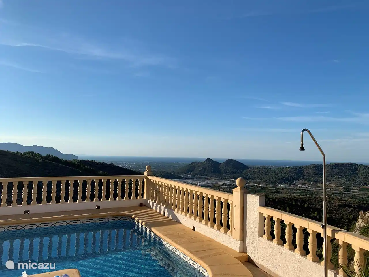 Rincez avant de plonger dans la piscine.