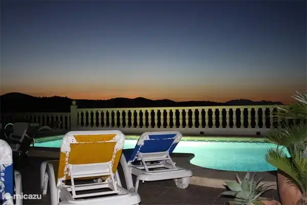 Piscine le soir