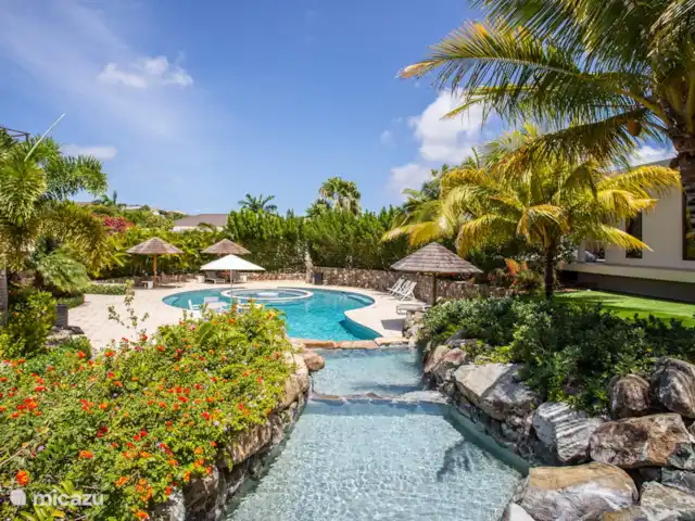 Jan Sofat LUX A08 | Curaçao, Banda Ariba (est), Jan Sofat - appartement Piscine d'eau salée commune au complexe.
