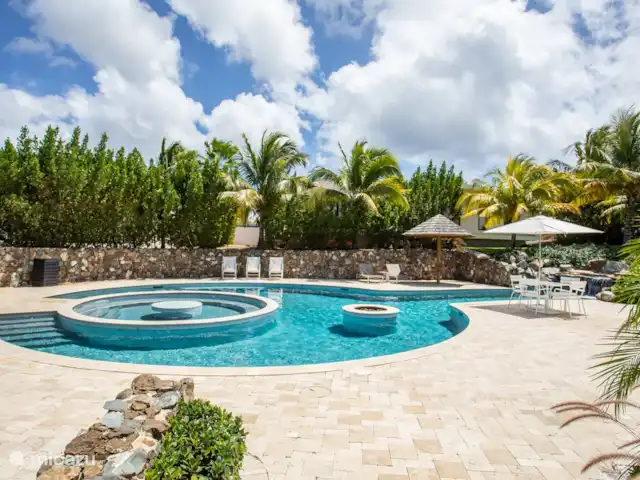 Jan Sofat LUX A08 | Curaçao, Banda Ariba (est), Jan Sofat - appartement Piscine d'eau salée commune au complexe.