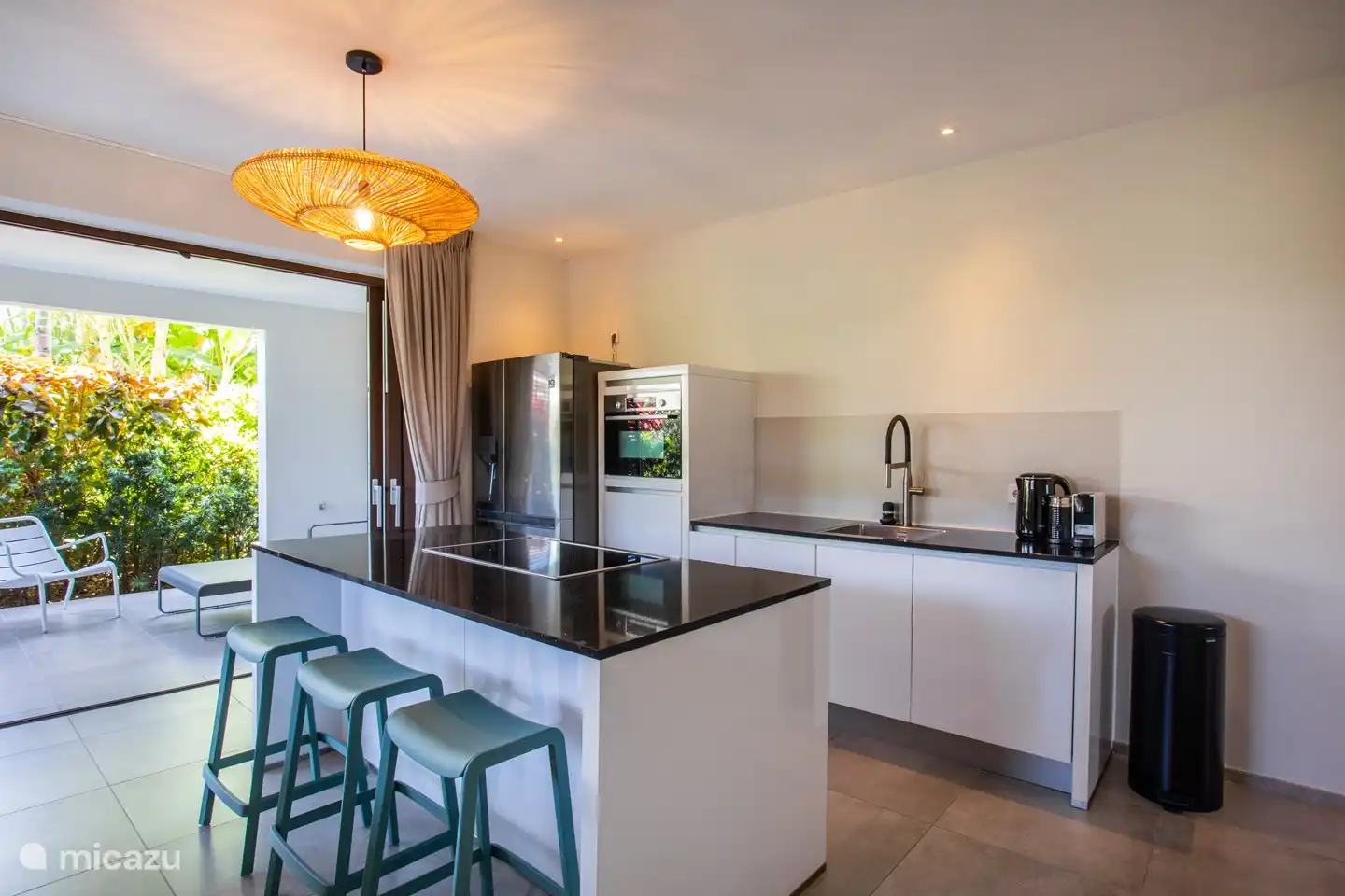 Offene Küche mit Kochinsel