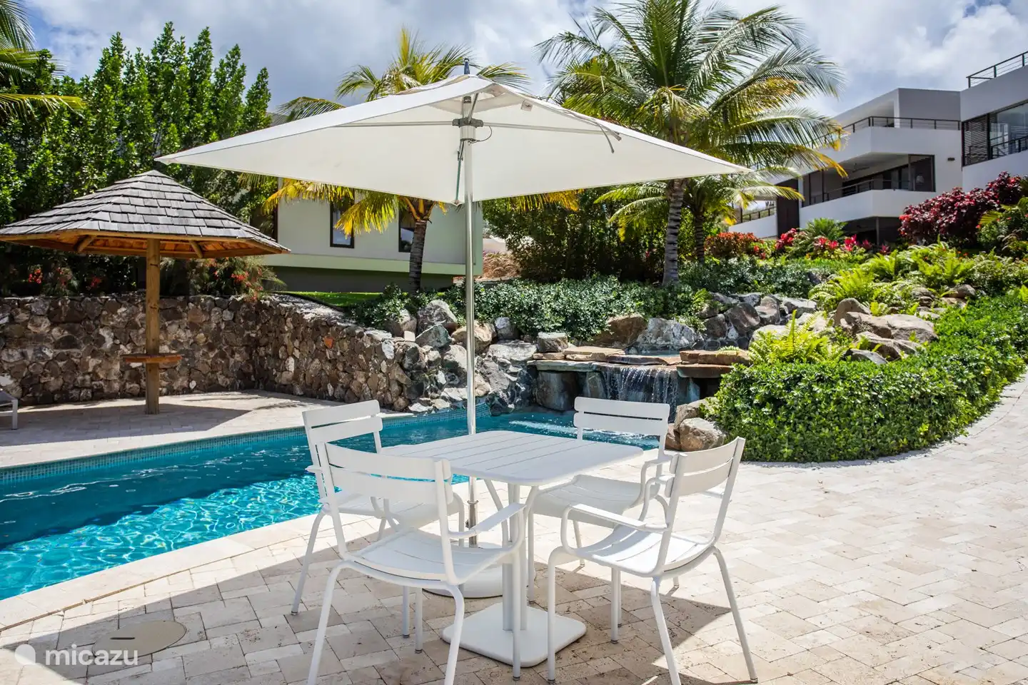 Jan Sofat LUX A08 in Curaçao, Banda Ariba (Ost), Jan Sofat - Appartement