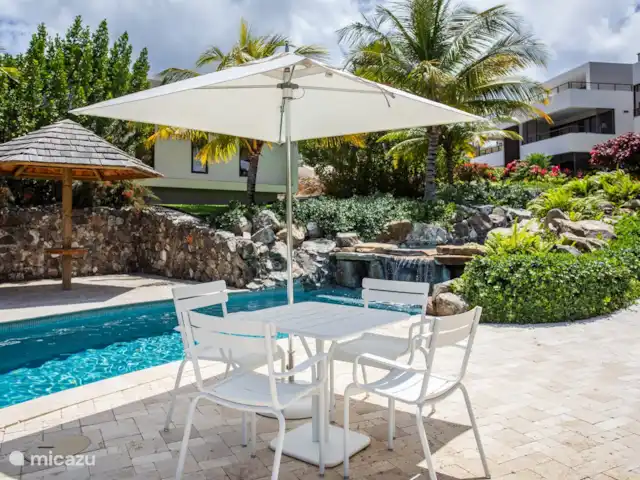 Jan Sofat LUX A08 | Curaçao, Banda Ariba (est), Jan Sofat - appartement Piscine d'eau salée commune au complexe.