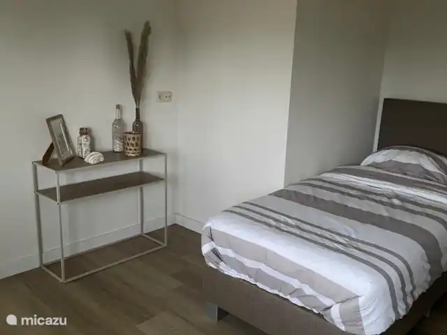 Fietsen, Nederland, Gelderland, Maasbommel, vakantiehuis Watervilla met eigen aanlegsteiger Slaapkamer 2 met 2 losse bedden