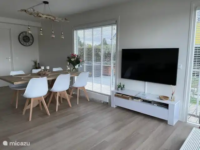 Fietsen, Nederland, Gelderland, Maasbommel, vakantiehuis Watervilla met eigen aanlegsteiger Ruime zithoek