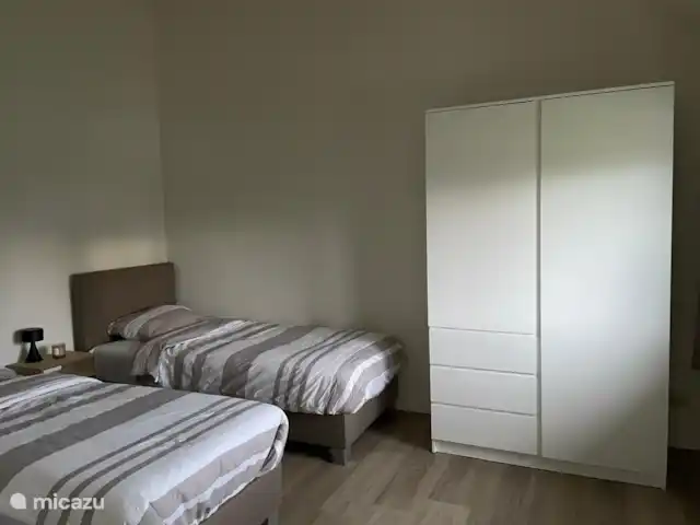 Fietsen, Nederland, Gelderland, Maasbommel, vakantiehuis Watervilla met eigen aanlegsteiger Slaapkamer 2 met 2 losse bedden