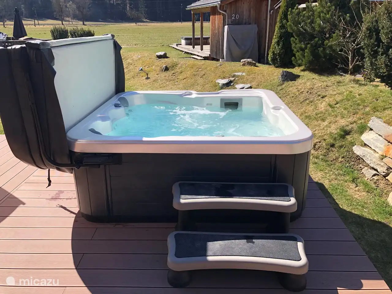 Für entspannende Momente: Jacuzzi