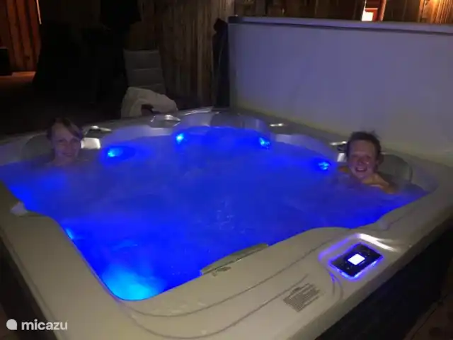 Location de Vacances Autriche, Styrie, Murau, maison de vacances - Chalet Prince Ambiance nocturne dans le bain à remous après une dure journée de ski ou une balade à vélo