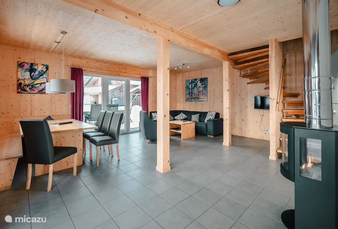 Wohnzimme rmit Gas-Kamin