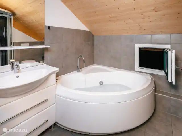 Location de Vacances Autriche, Styrie, Murau, maison de vacances - Chalet Prince 2 salles de bain dont une avec baignoire et jets massants