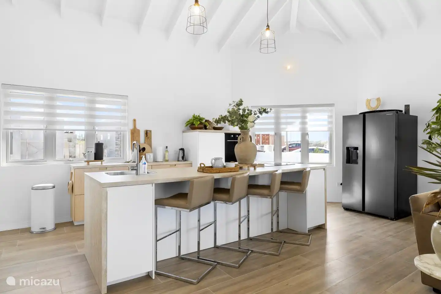 amplia cocina abierta