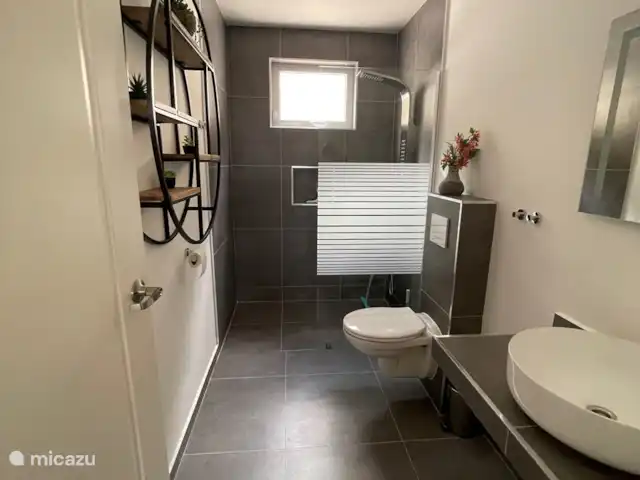 María Pampoen en Curazao, Banda Arriba (este), Marie Pampoen - villa Baño en planta baja con ducha de lluvia.