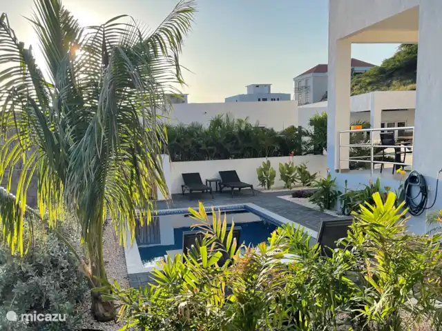 María Pampoen en Curazao, Banda Arriba (este), Marie Pampoen - villa Jardín con piscina privada y 4 hamacas y ducha exterior
