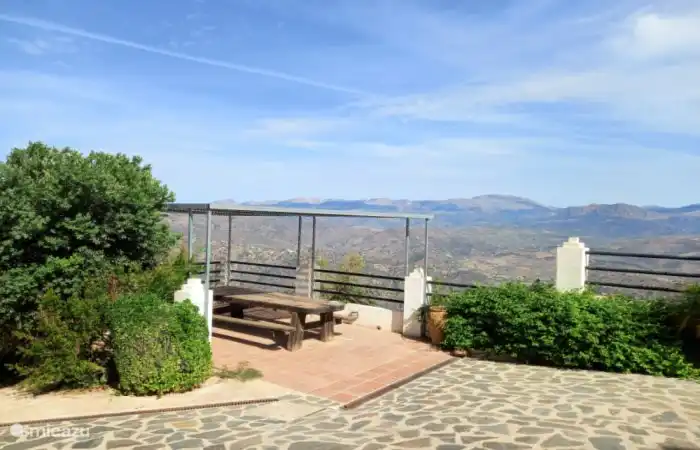 Vues sur les montagnes et au-delà