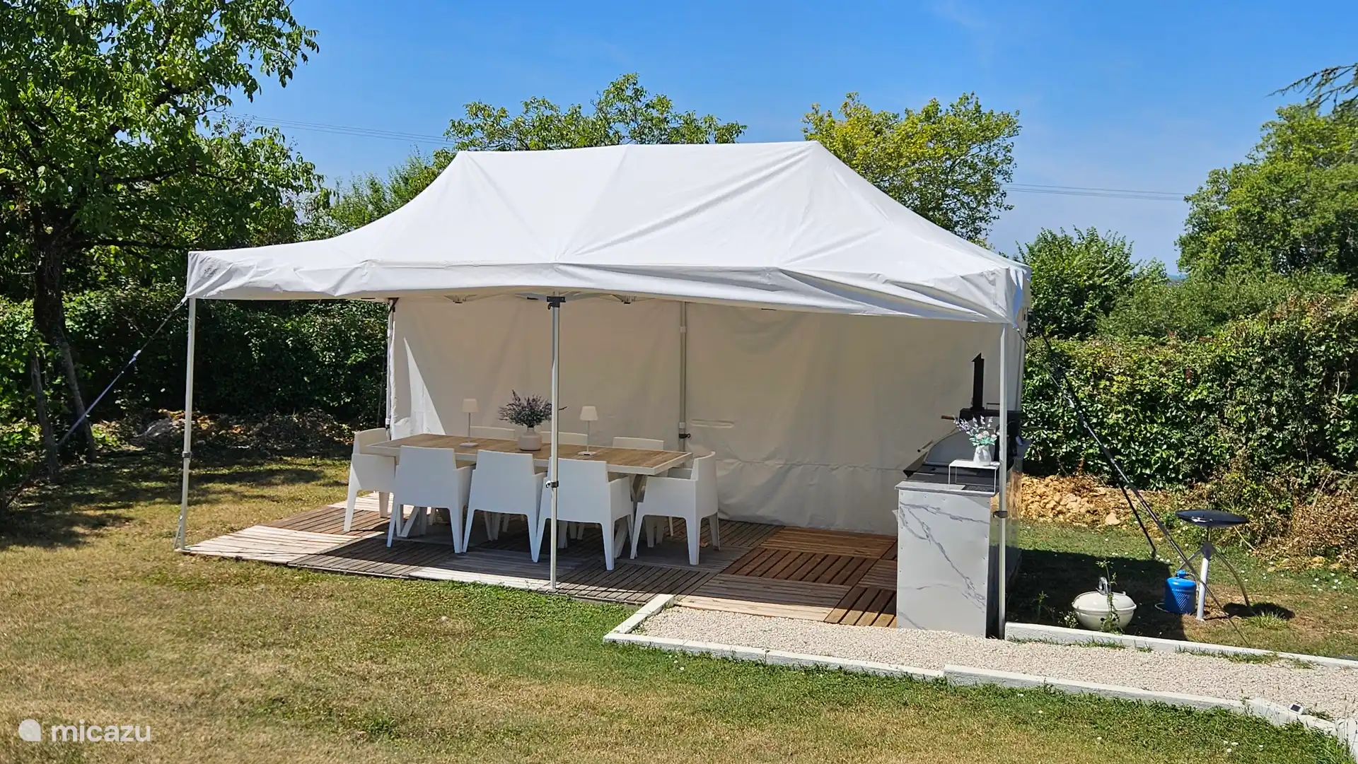 Comedor al aire libre