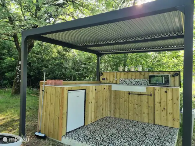 Le Lavande | France, Lot, Loupiac - glamping / tente safari / yourte Cuisine extérieure couverte