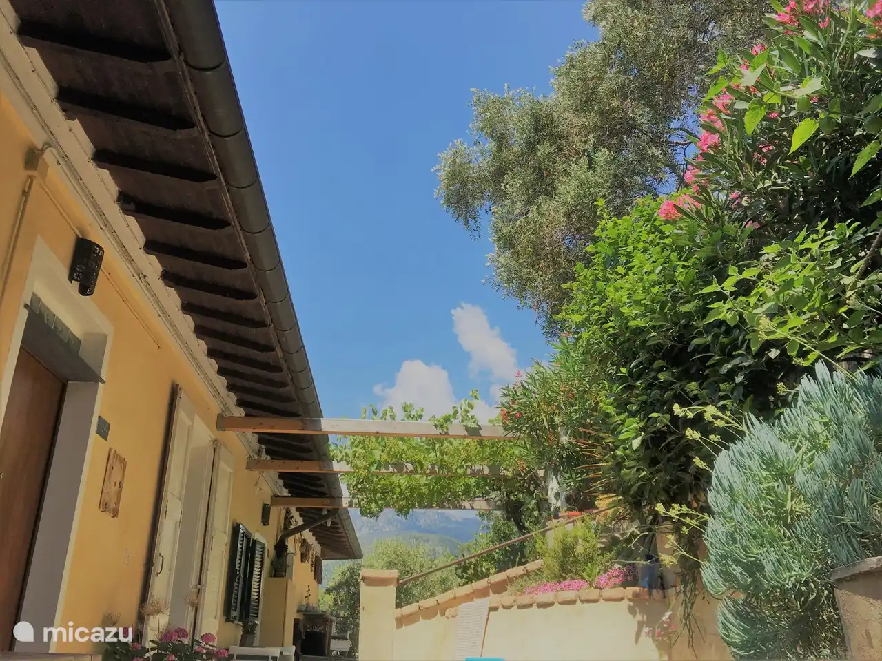 Étage des maisons de vacances : casa Anna, accès Irene et Marina